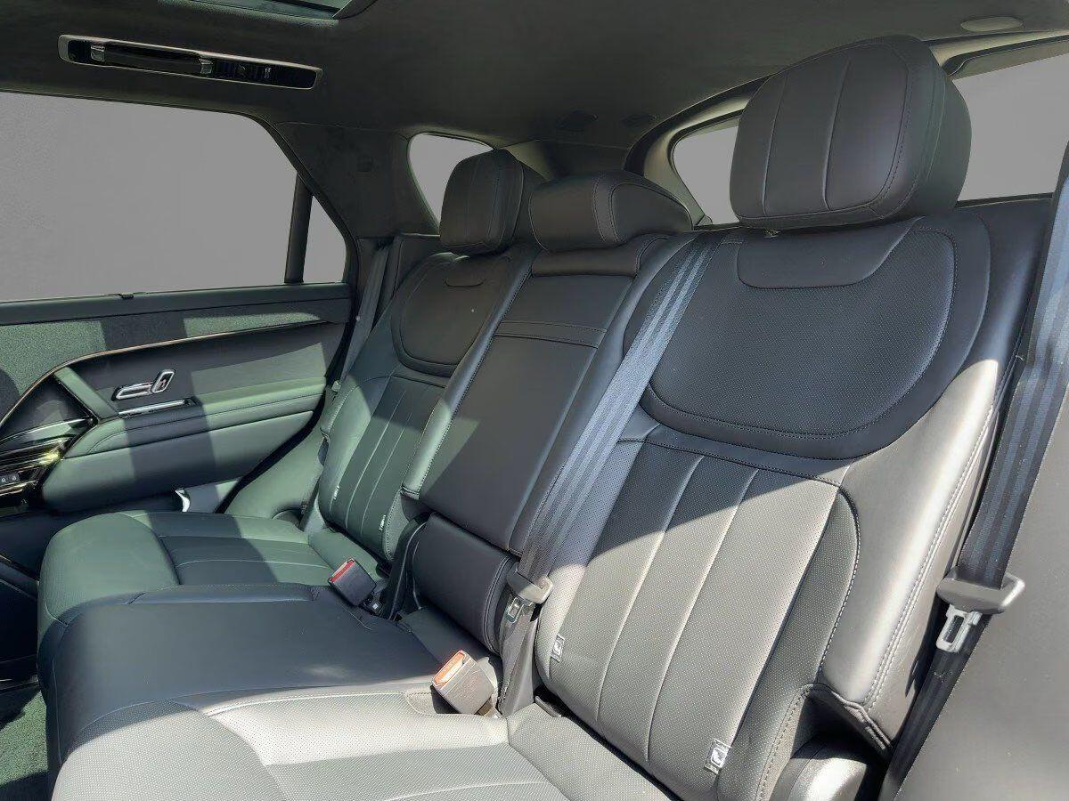 Land Rover Range Rover Sport view 15