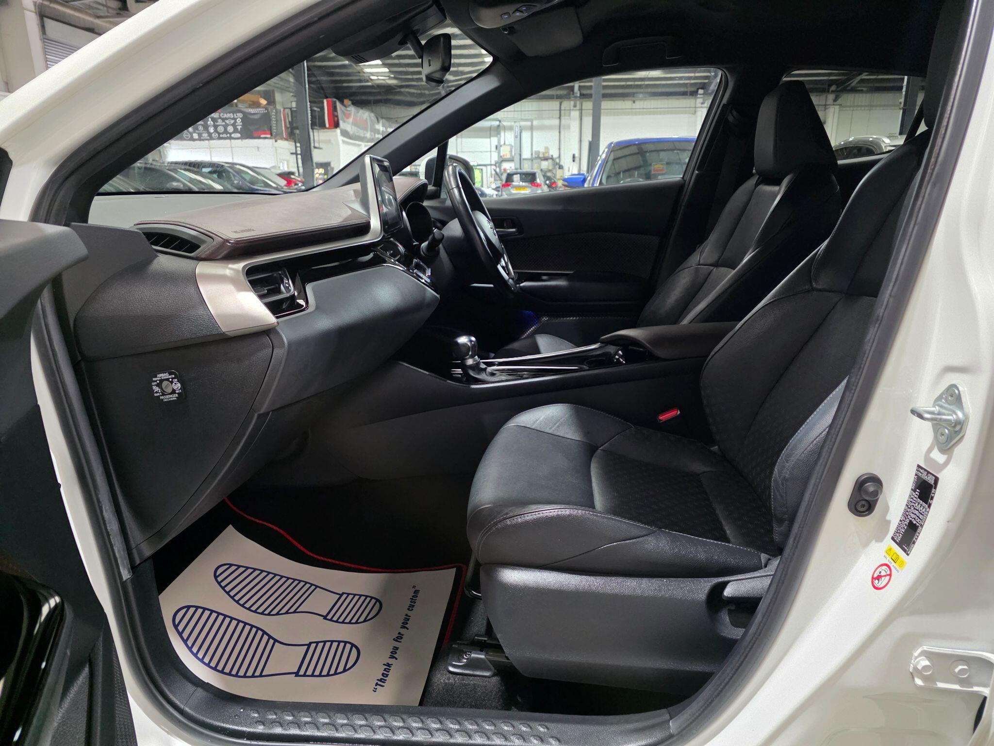 Toyota C-HR view 22