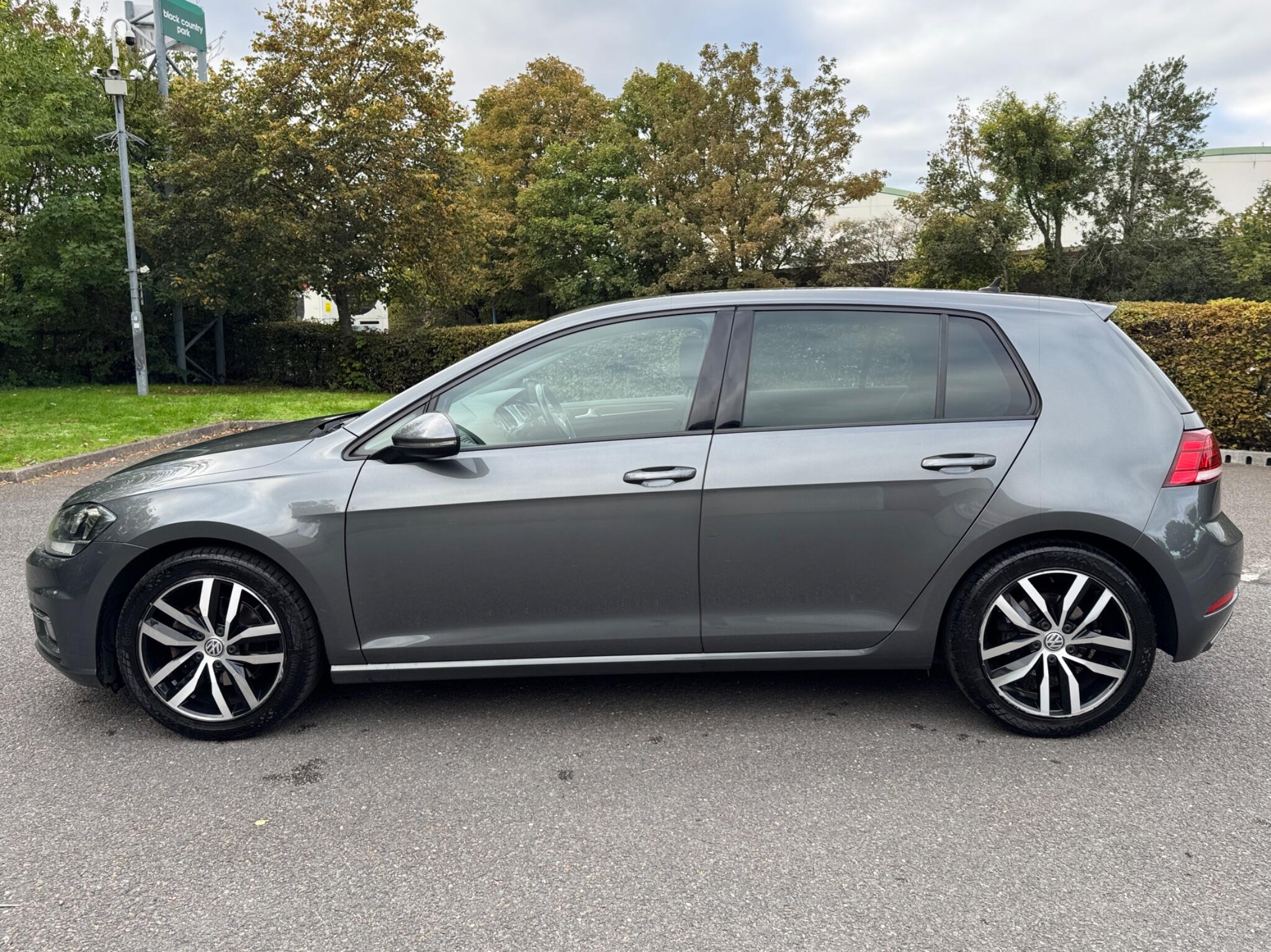 Volkswagen Golf view 9