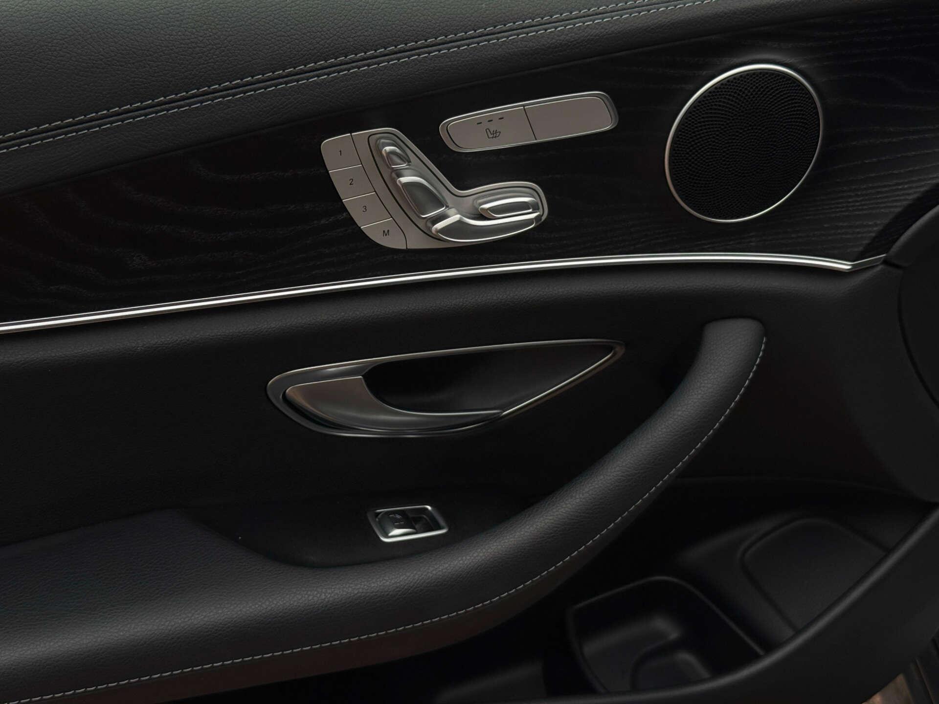 Mercedes-Benz E Class view 43