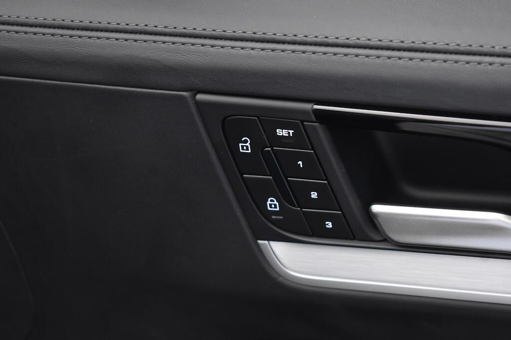 Porsche Cayenne view 67