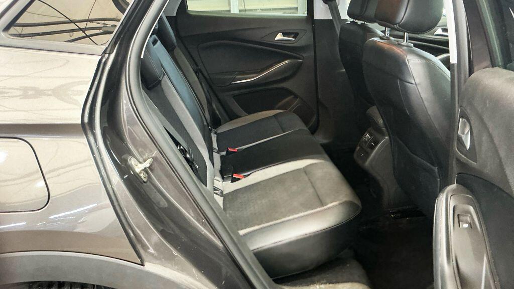 Vauxhall Grandland X view 12