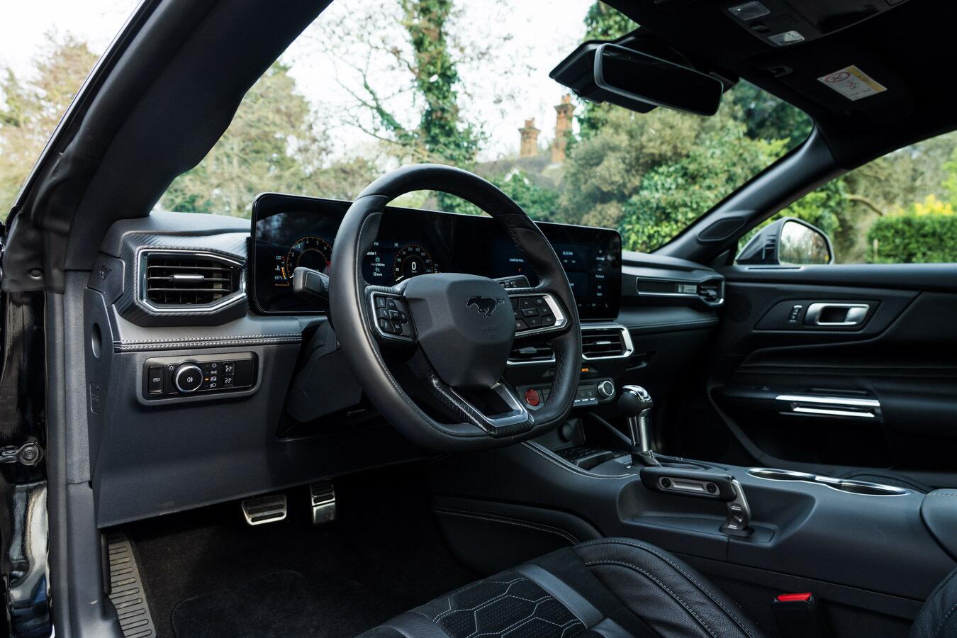 Ford Mustang view 32