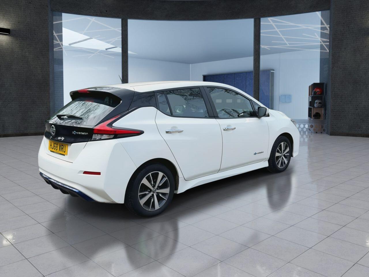 Nissan Leaf view 8