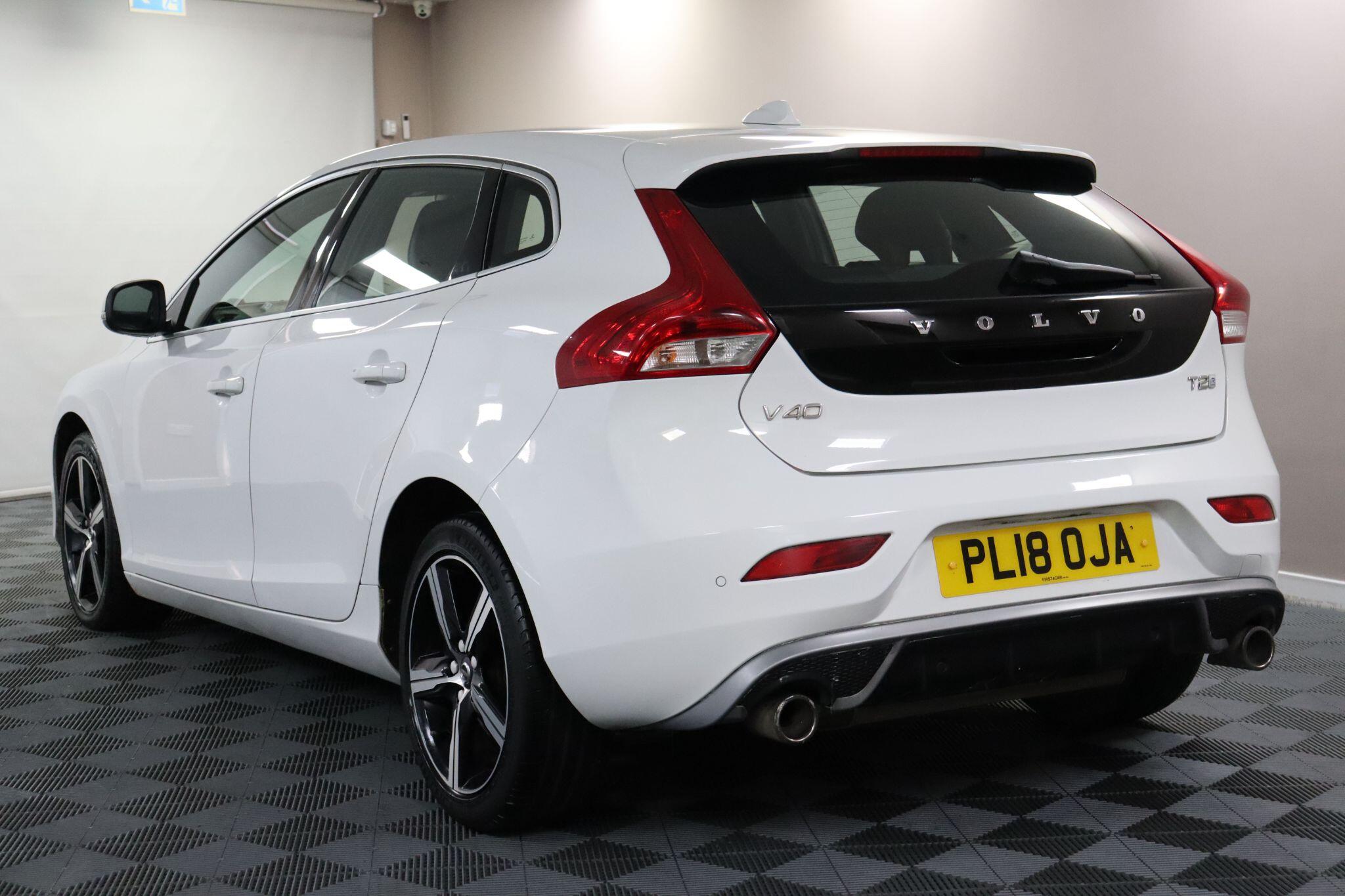 Volvo V40 view 10