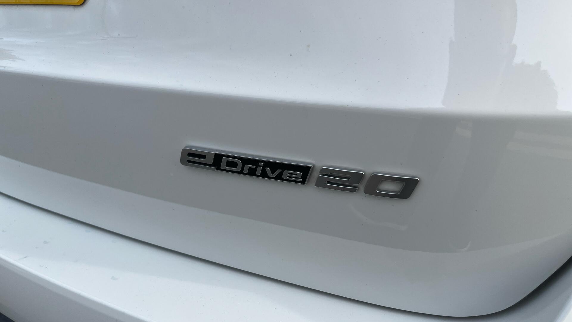 BMW iX1 view 31