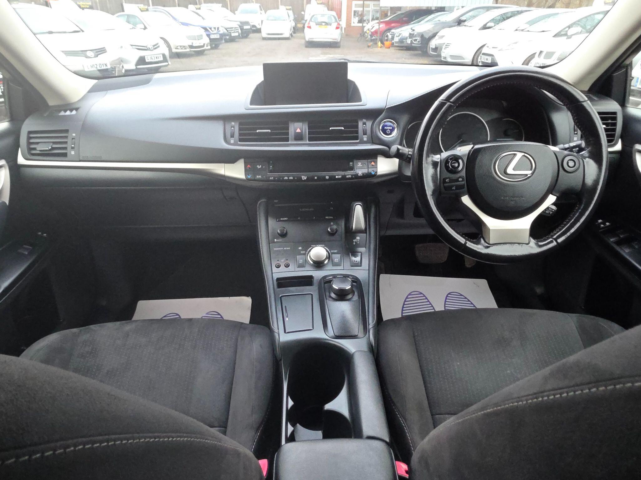 2015 Lexus CT image 11