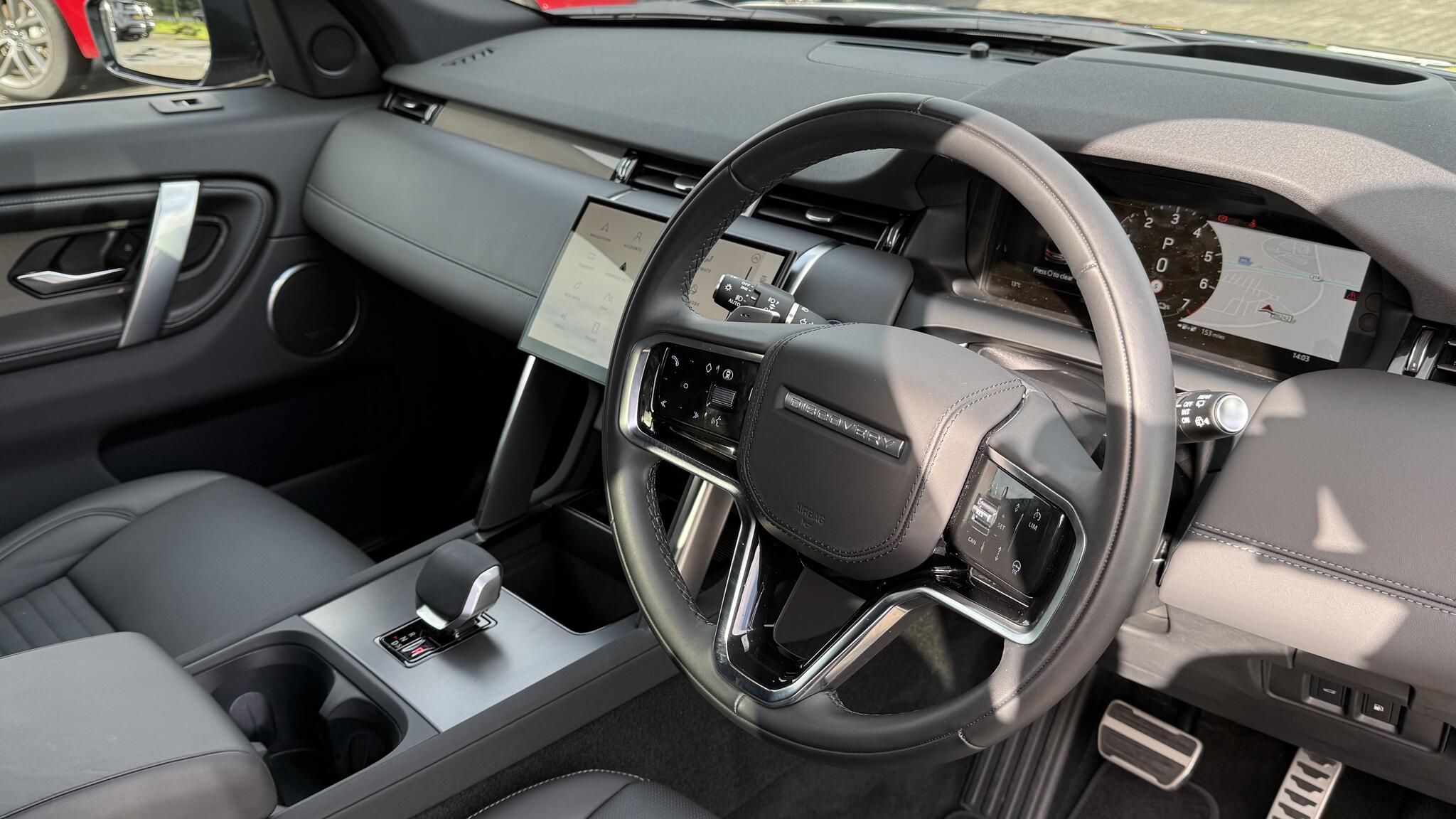 Land Rover Discovery Sport view 54