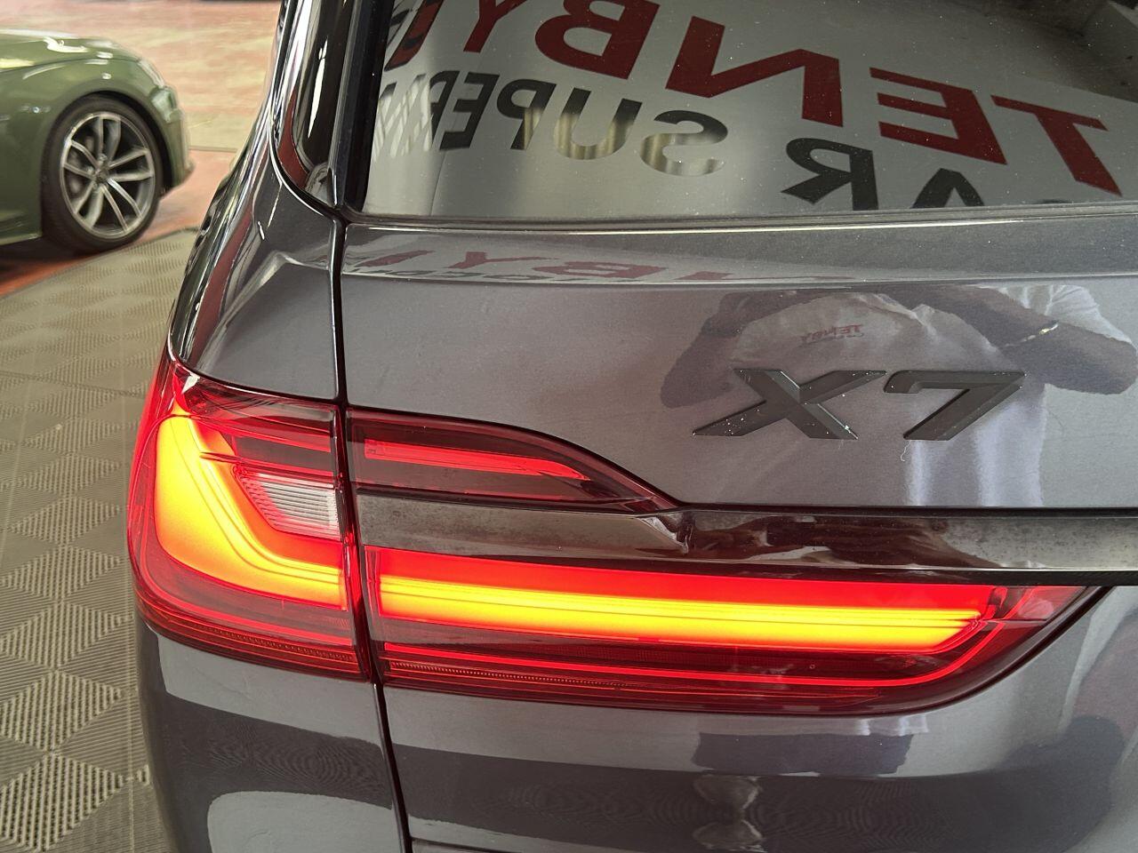 BMW X7 view 22