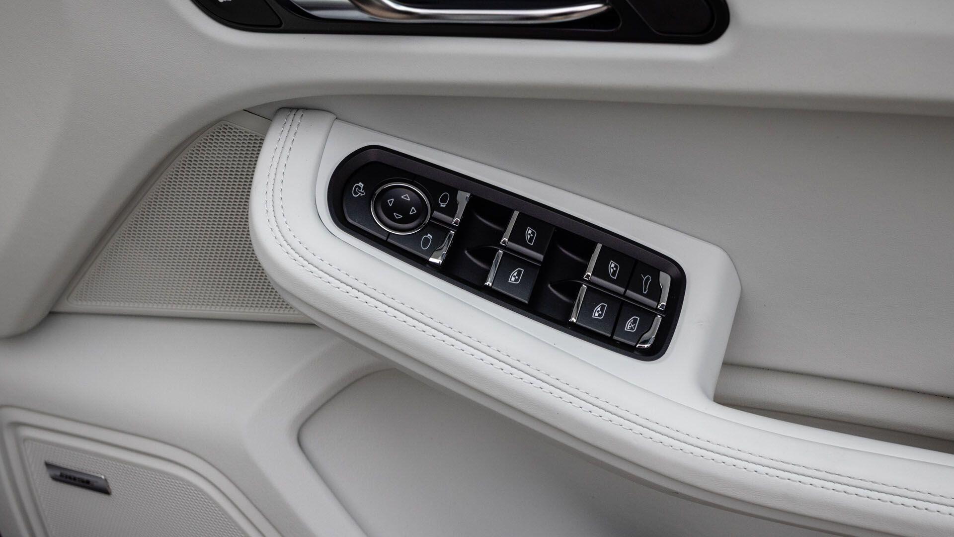 Porsche Macan view 15