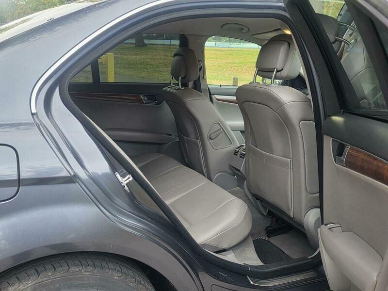 Mercedes-Benz C-Class view 21