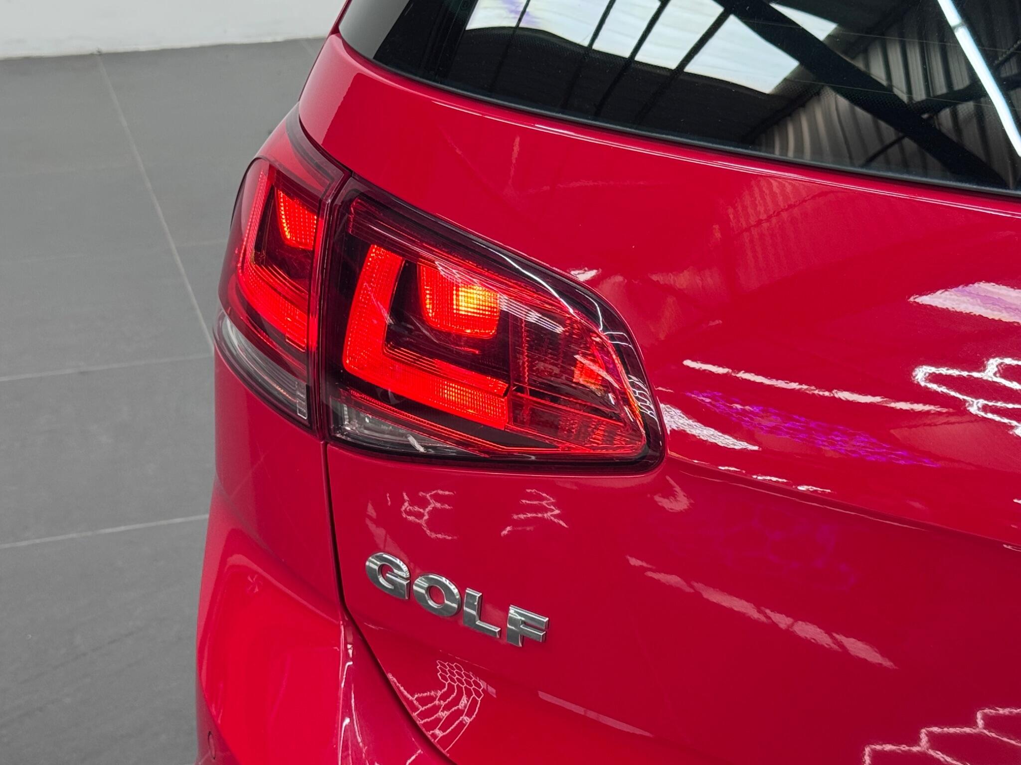 Volkswagen Golf view 18