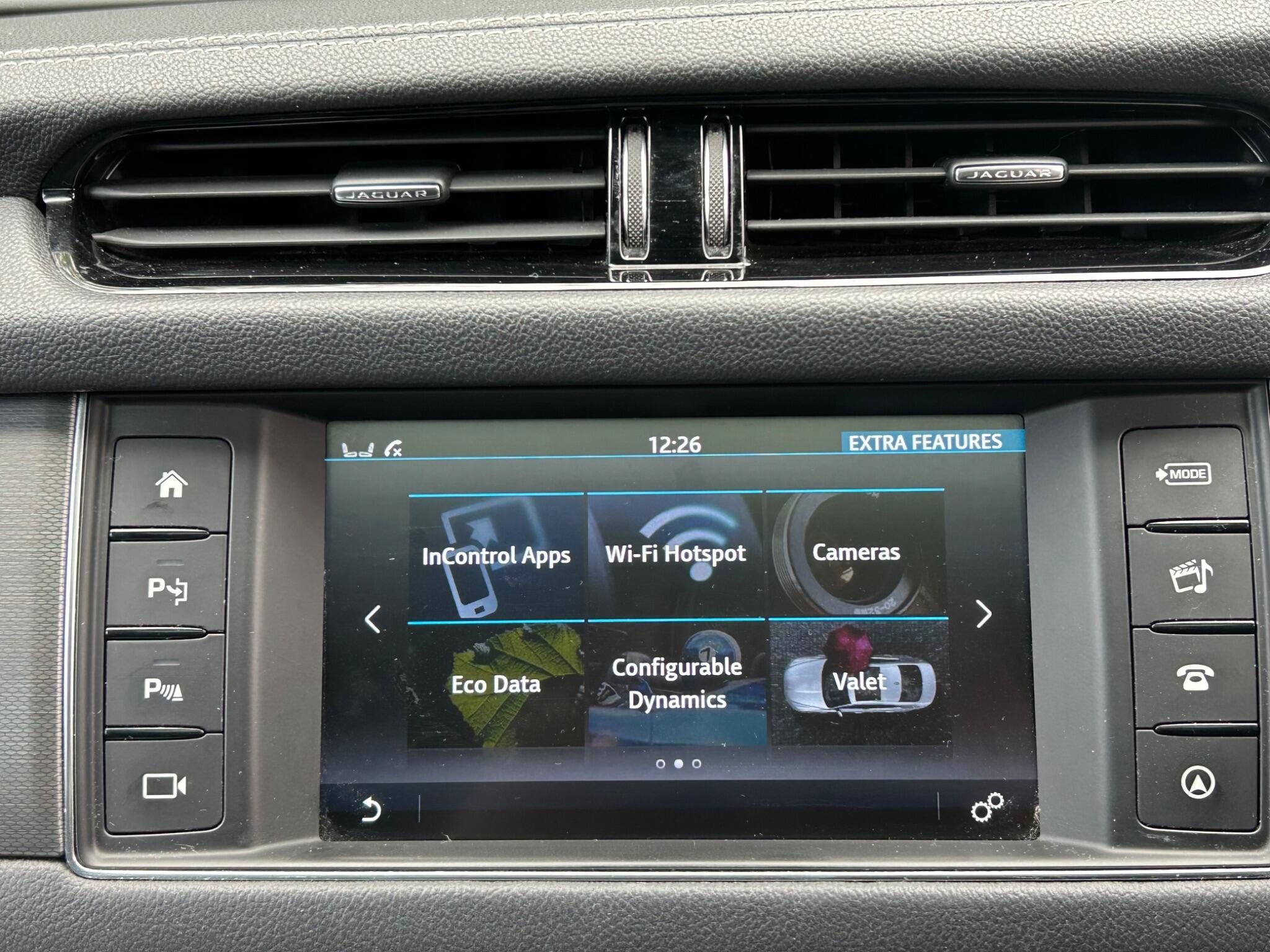 Jaguar XF view 38