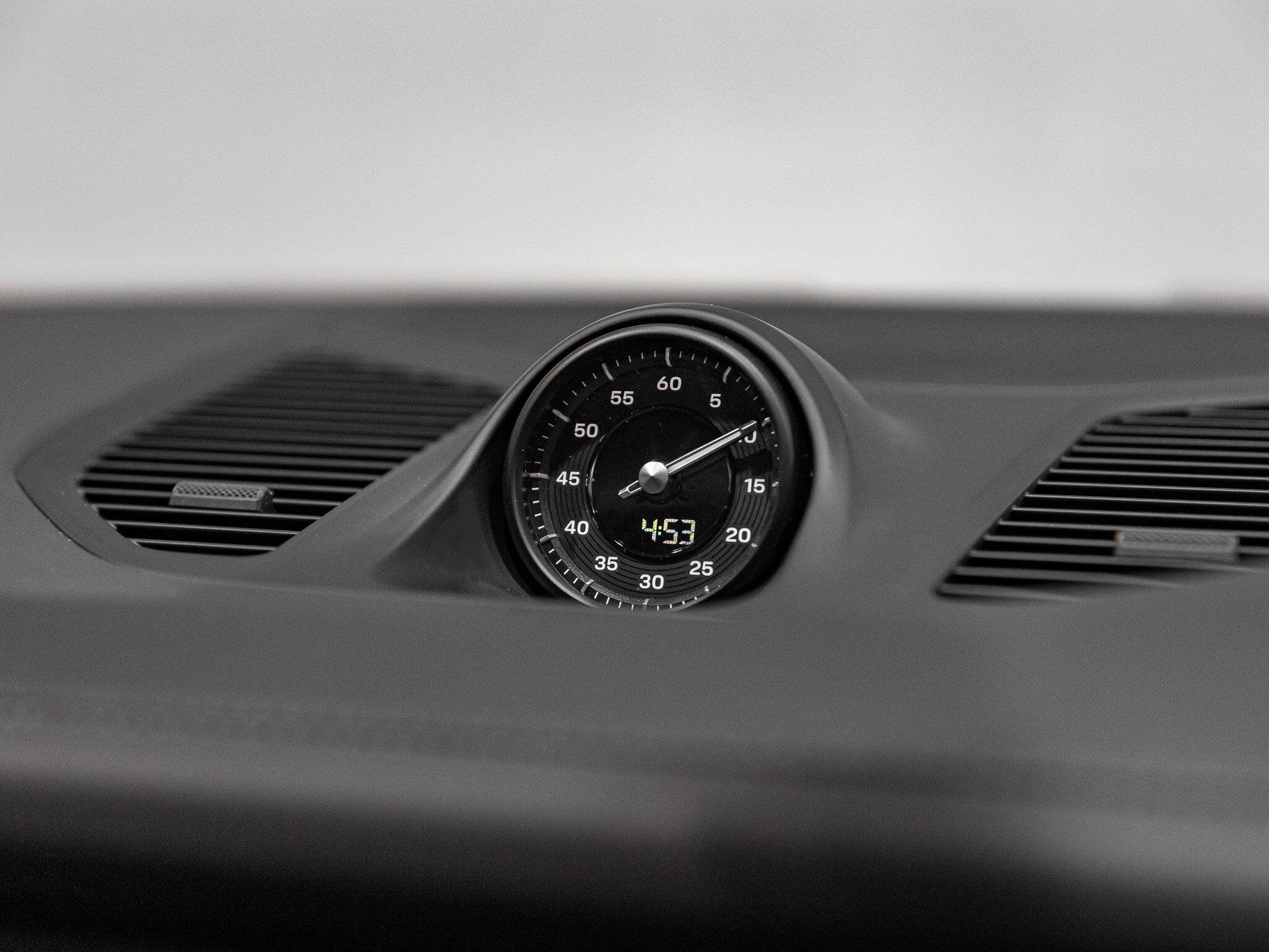 Porsche Cayenne view 12