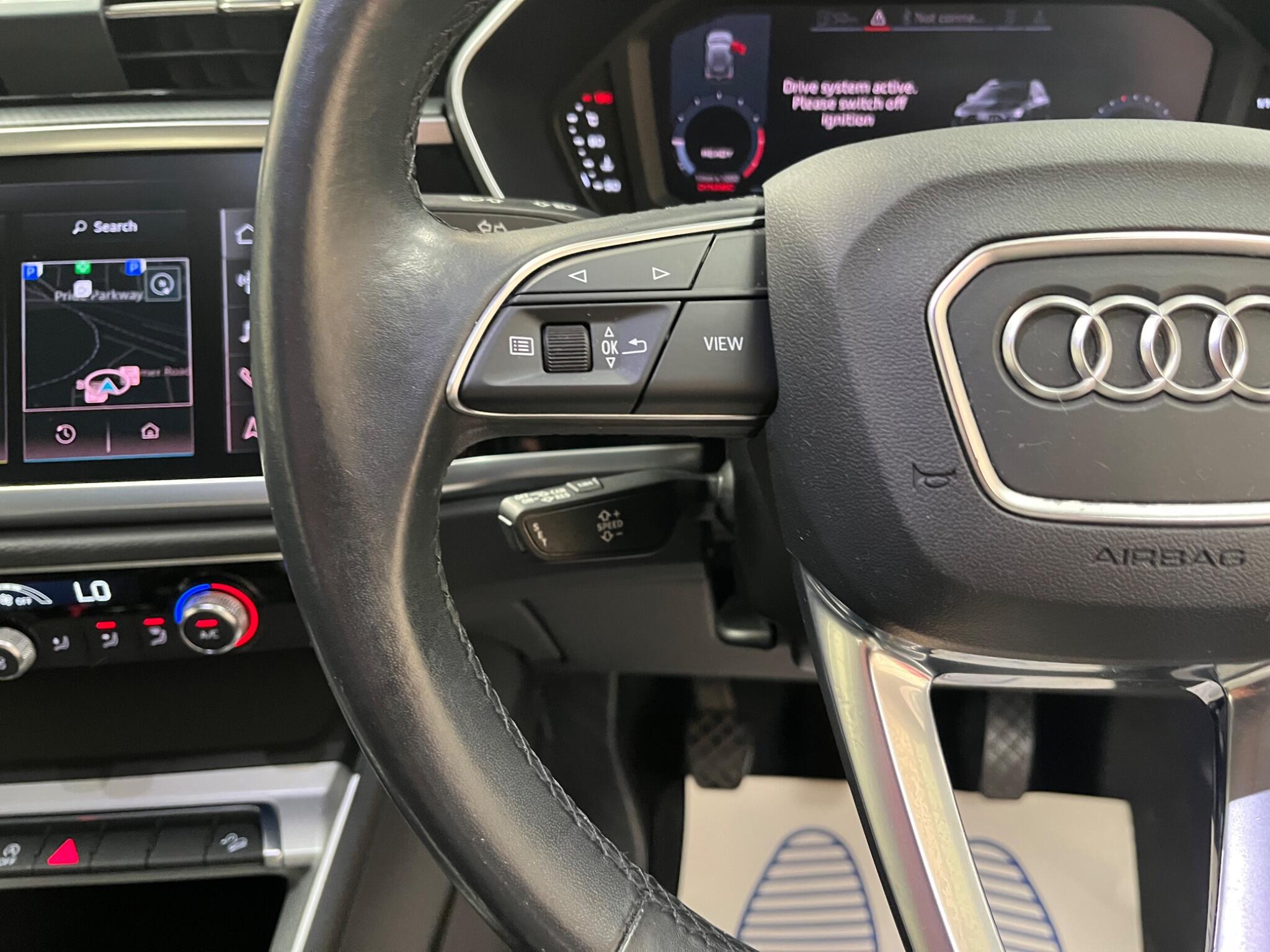 Audi Q3 view 27