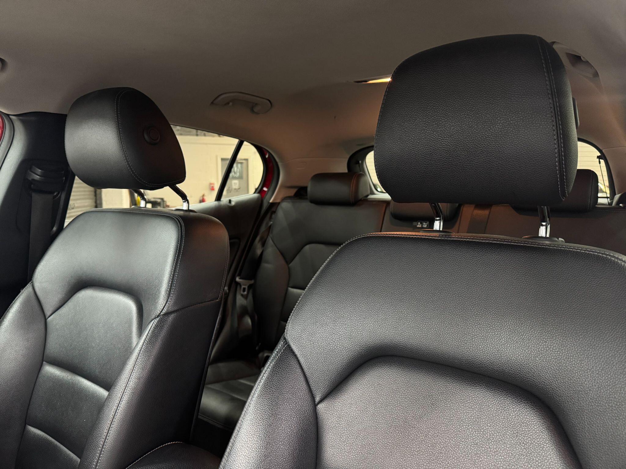 Mercedes-Benz GLA view 51