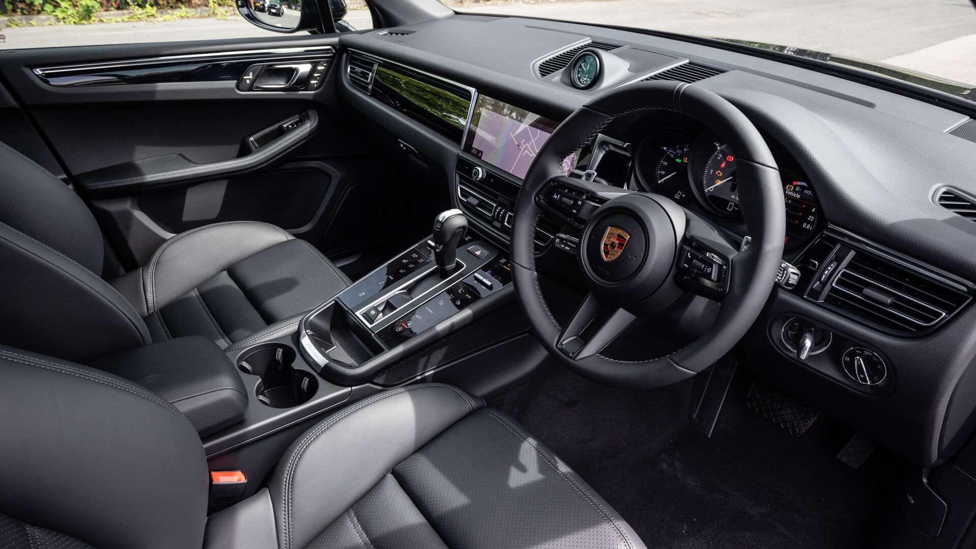 Porsche Macan view 8