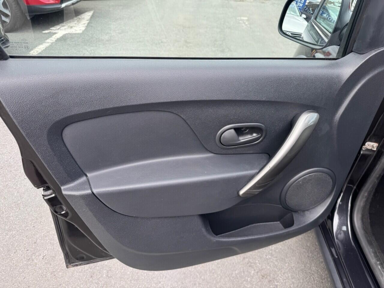 Dacia Sandero view 44