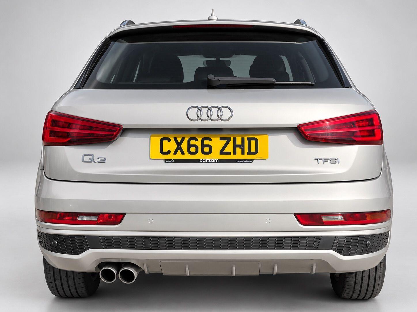 Audi Q3 view 12