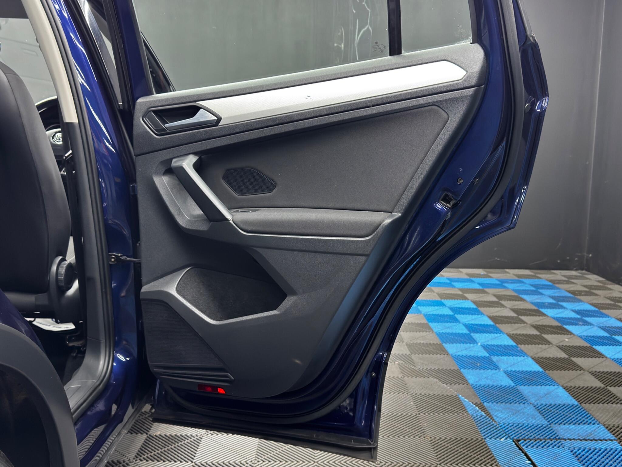 Volkswagen Tiguan view 40
