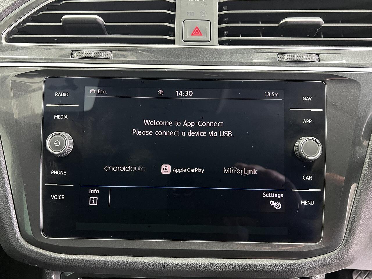 Volkswagen Tiguan view 11