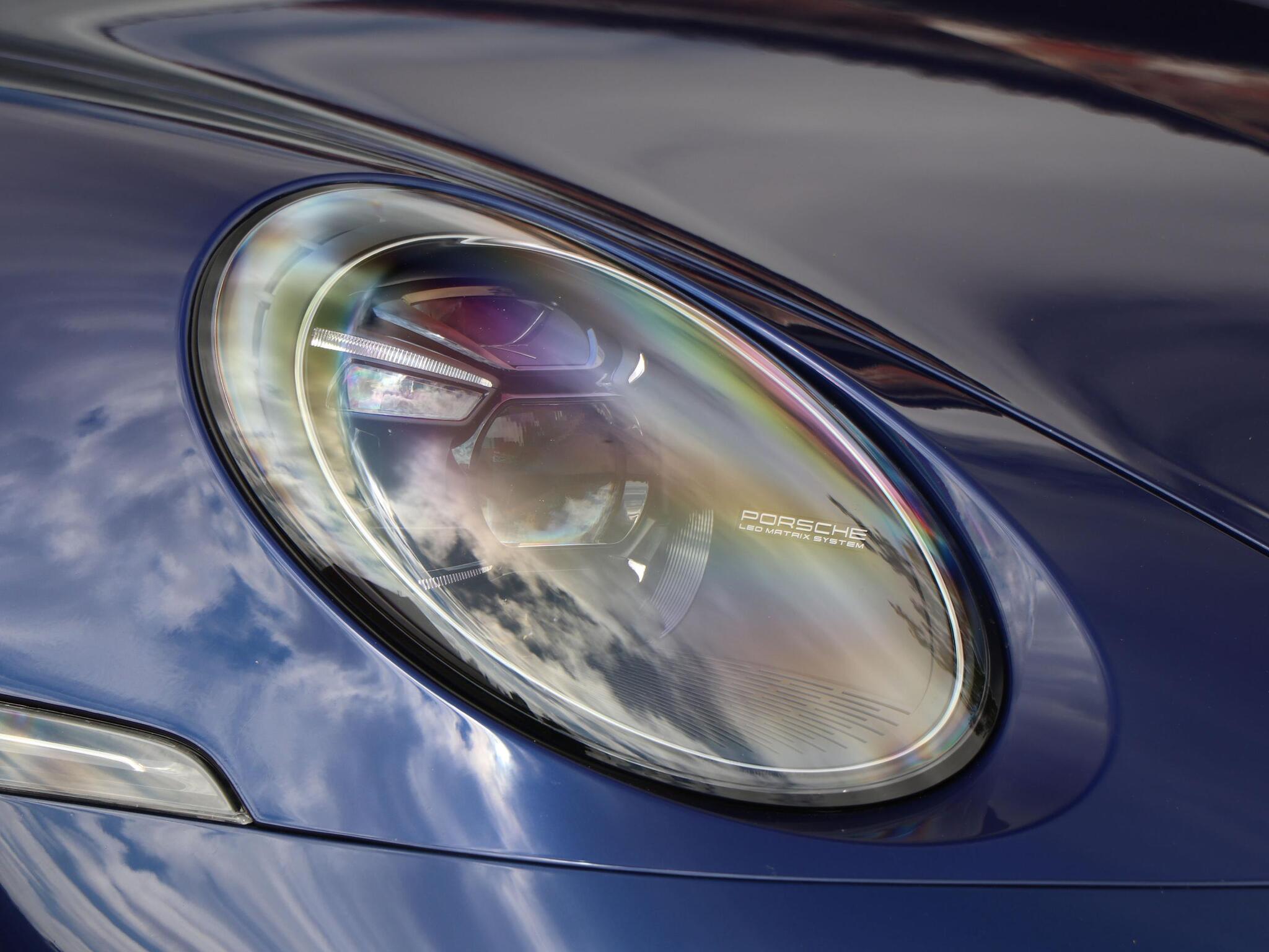 Porsche 911 view 15