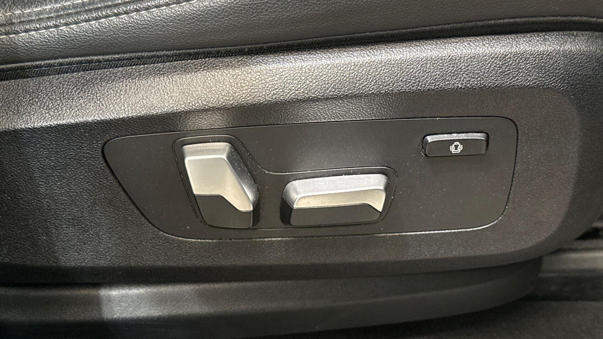 BMW X5 view 24