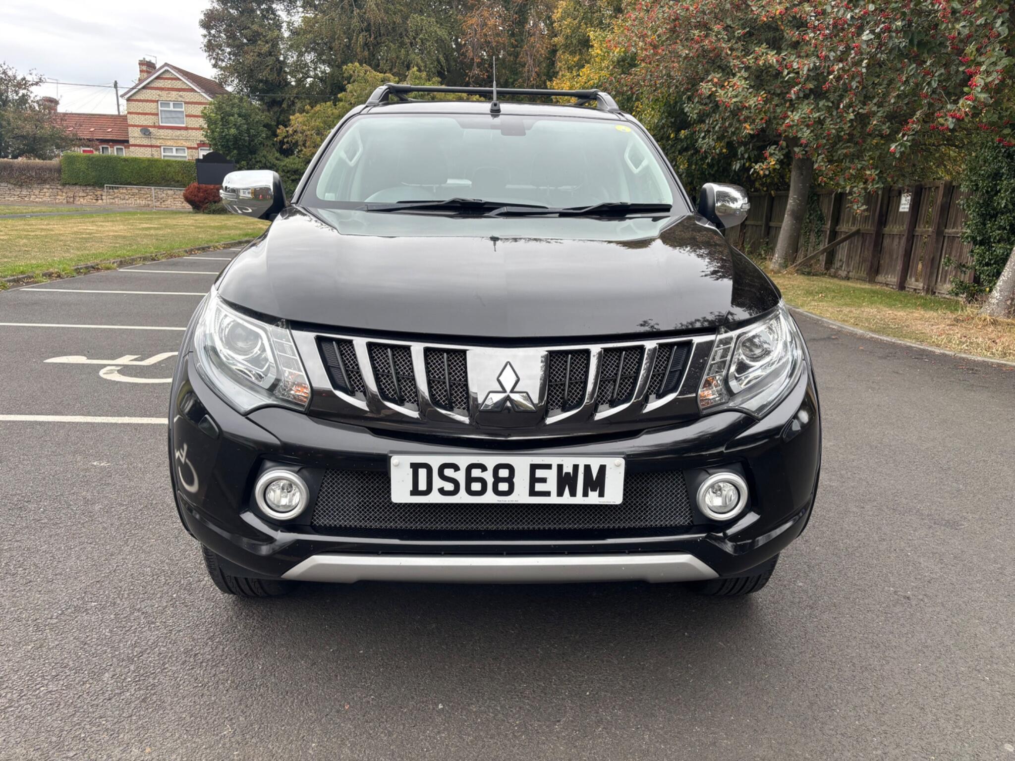 Mitsubishi L200 view 2