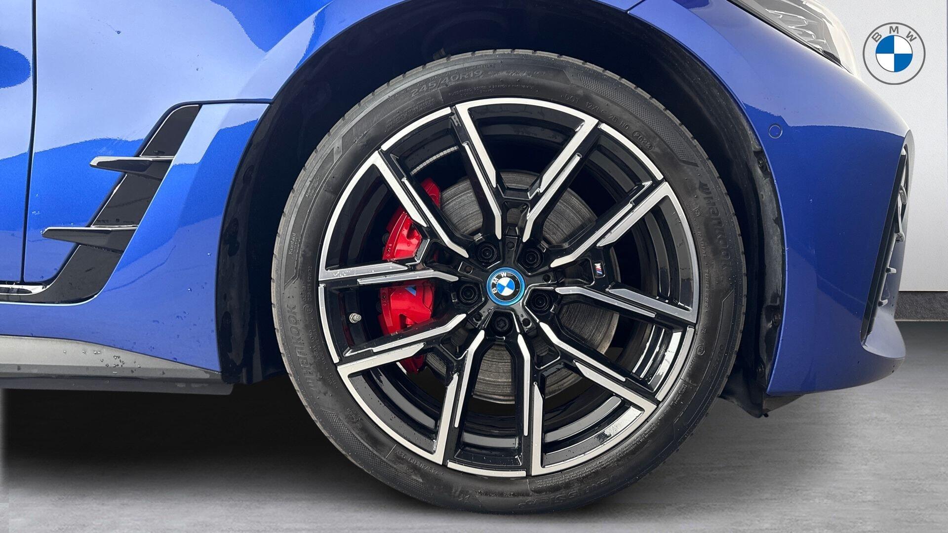 BMW i4 view 14