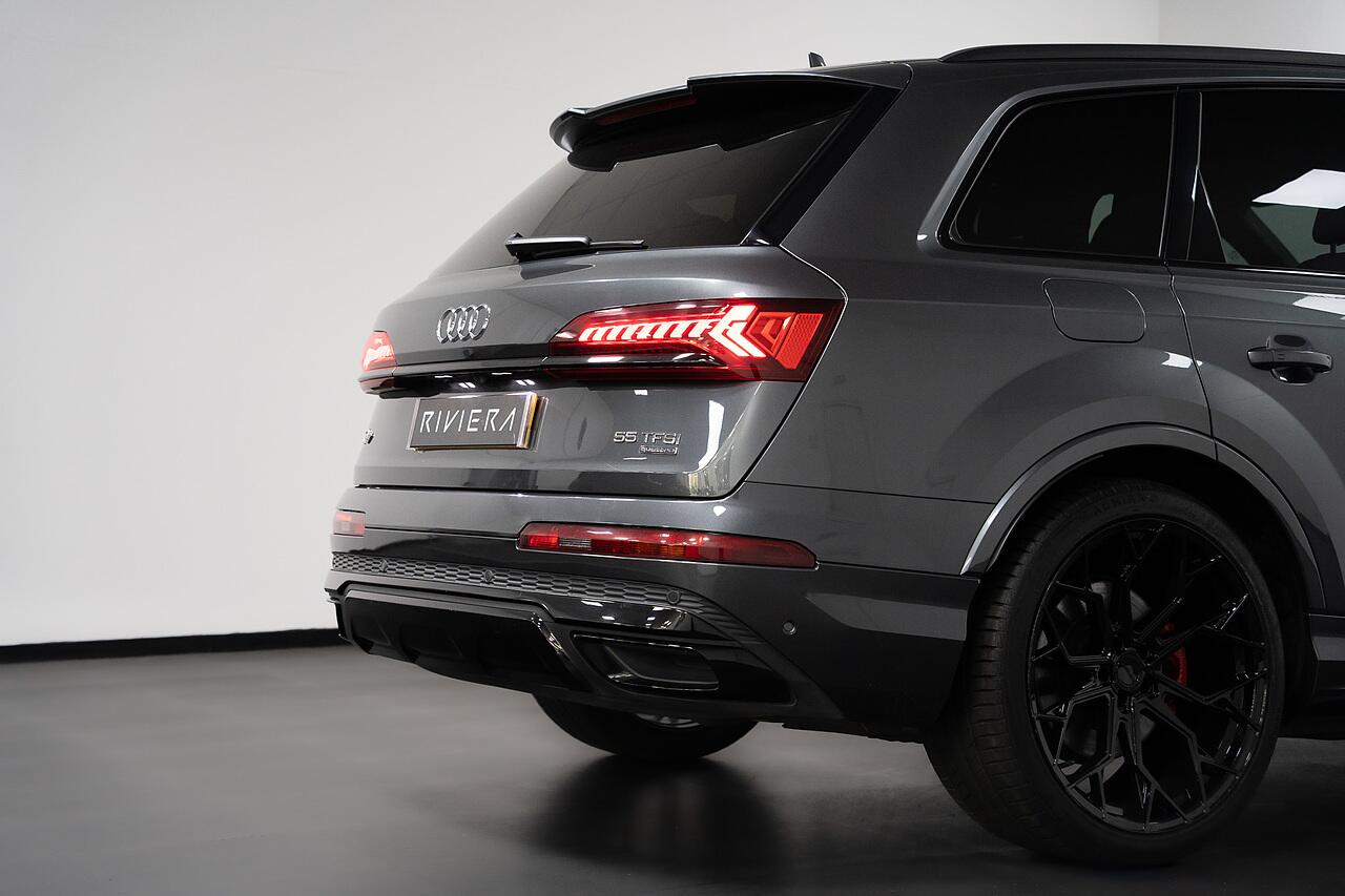 Audi Q7 view 40