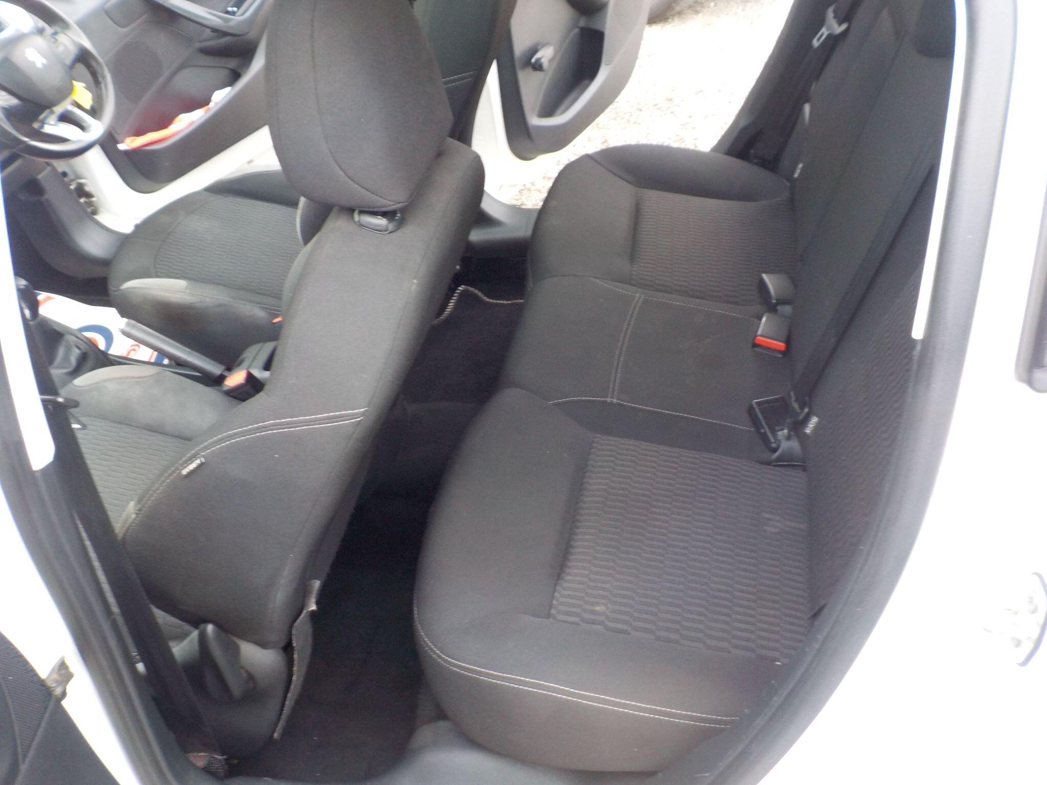 Peugeot 208 1.2 VTi PureTech Style Euro 6 5dr