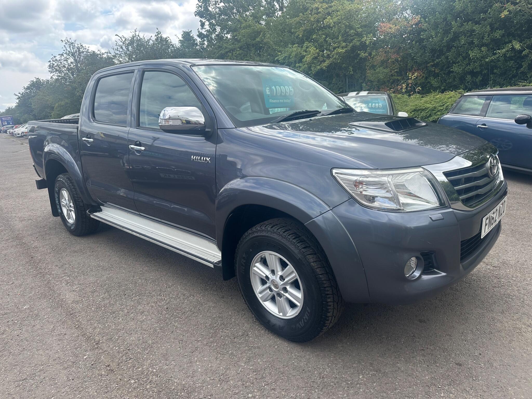 Toyota Hilux view 2