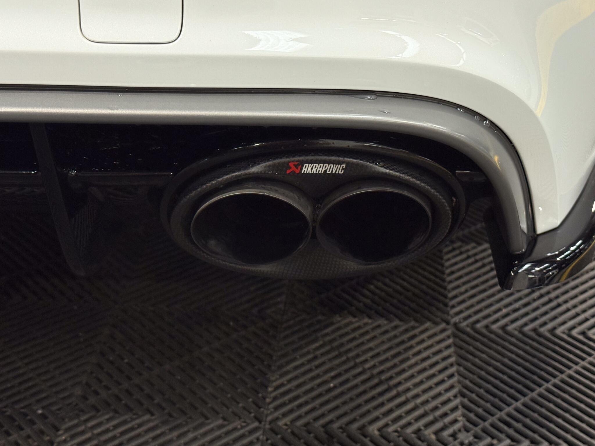 Audi RS6 Avant view 18