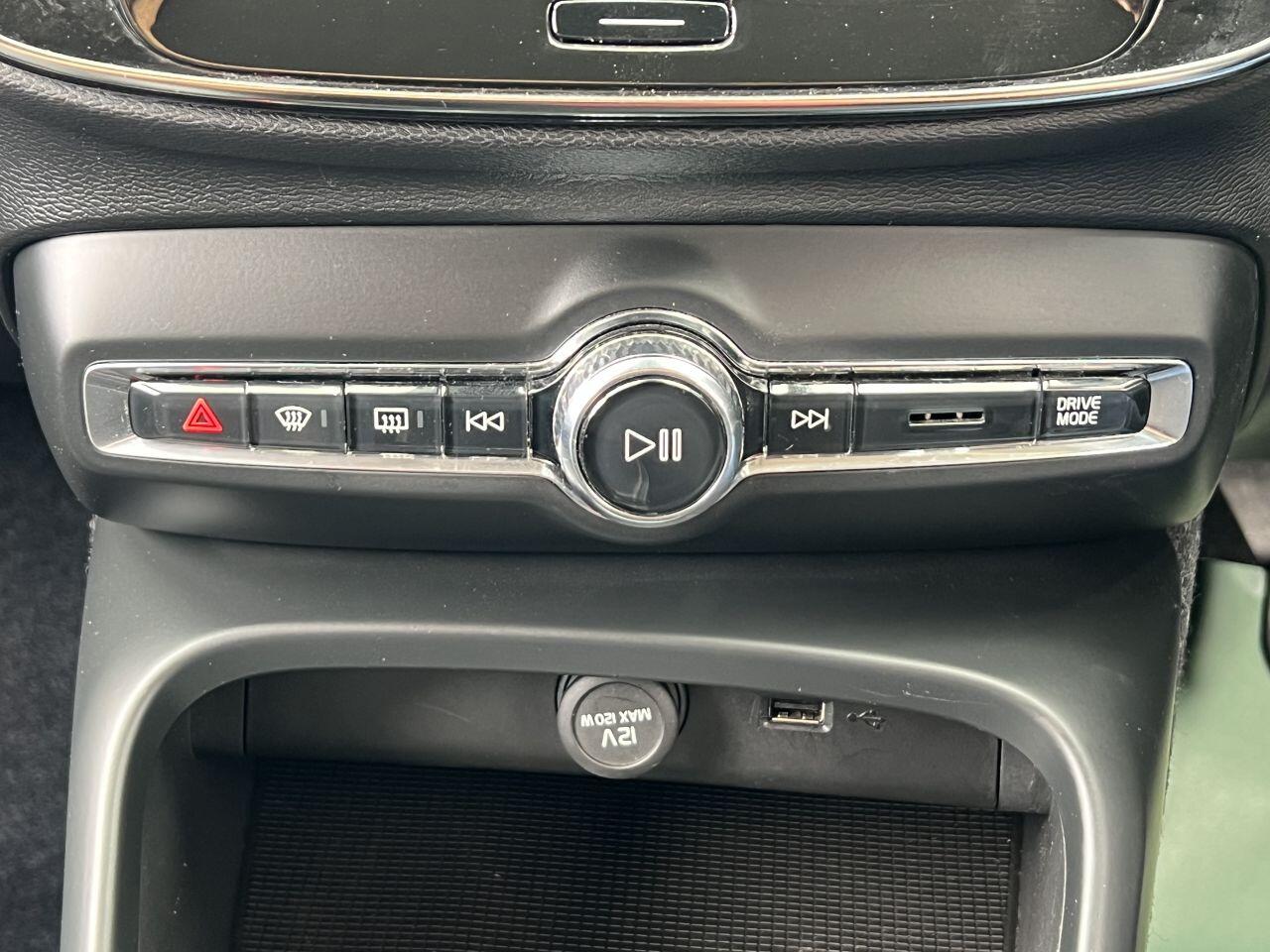 Volvo XC40 view 38
