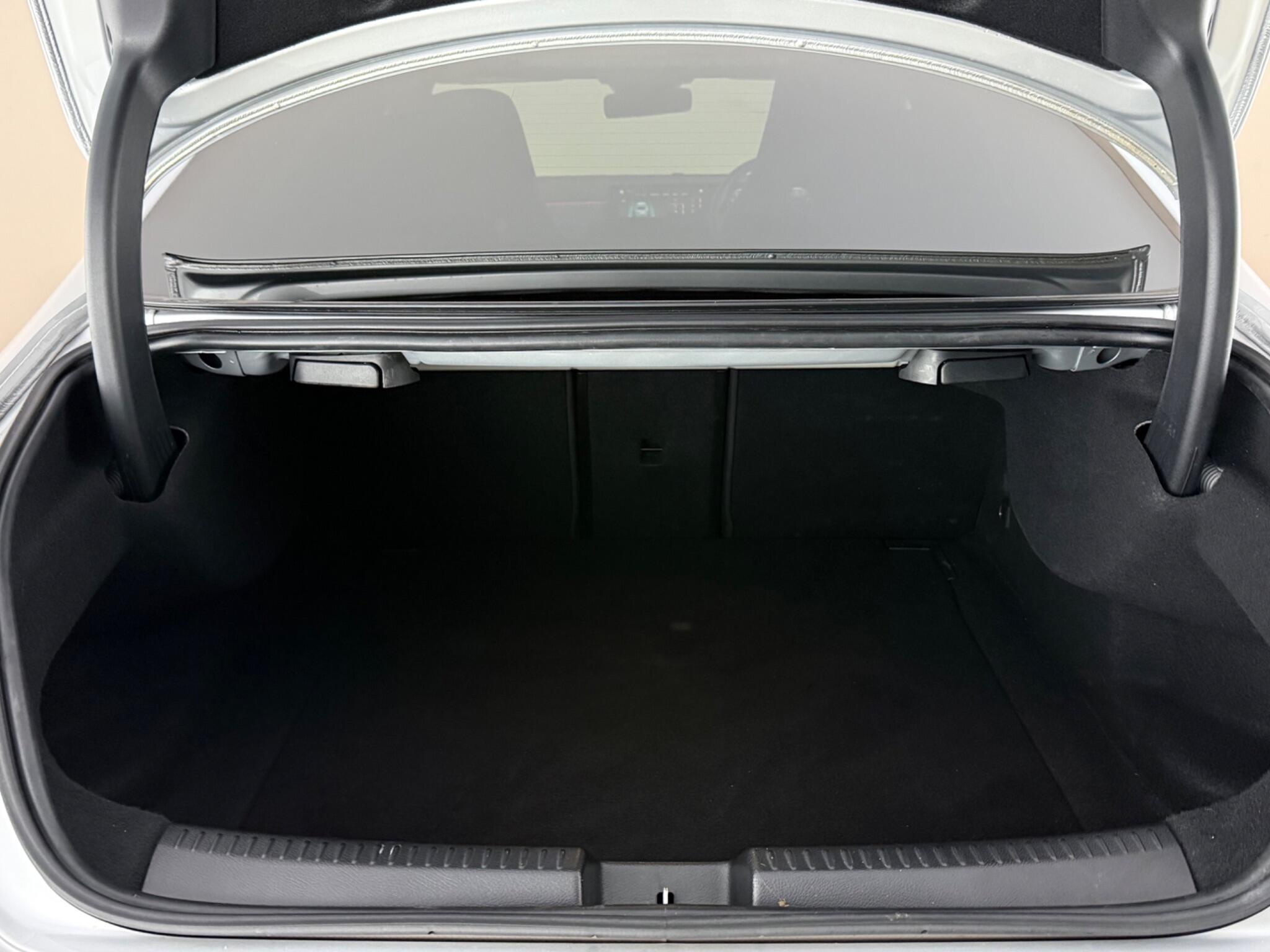 Mercedes-Benz Cla view 10
