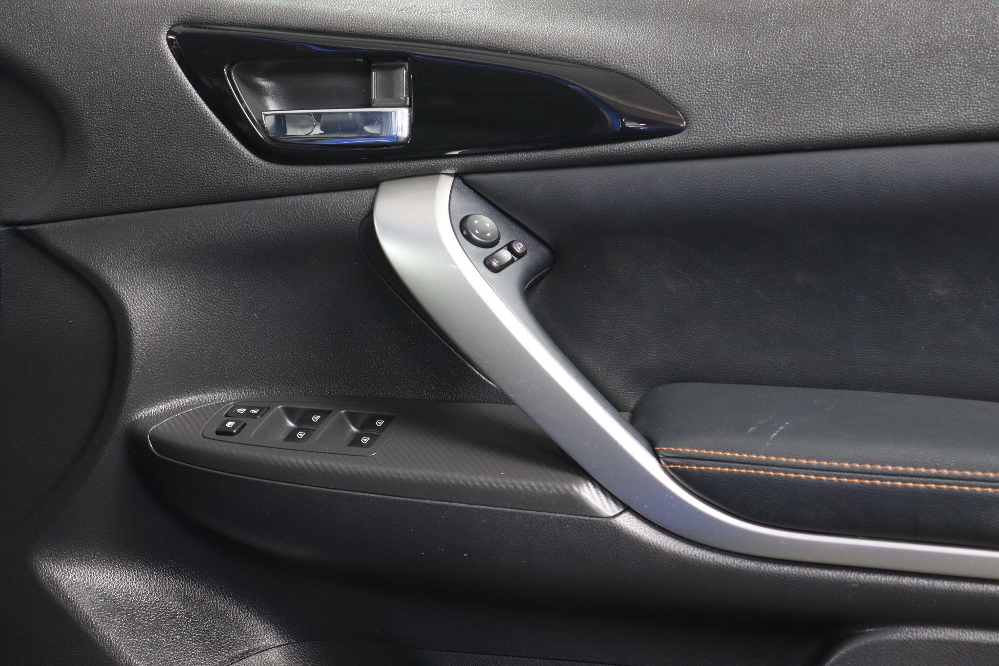 Mitsubishi Eclipse Cross view 36