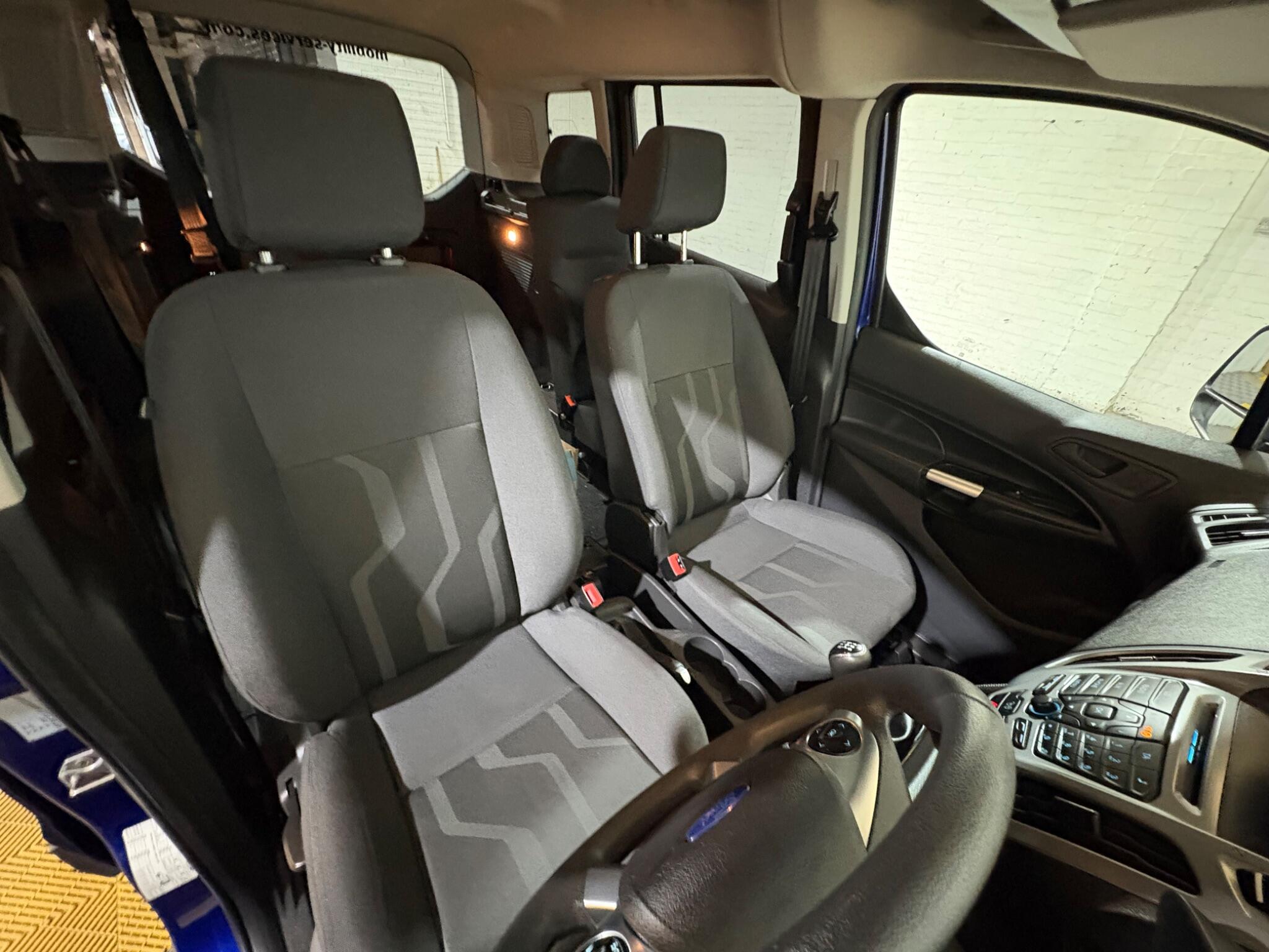Ford Tourneo Connect view 7