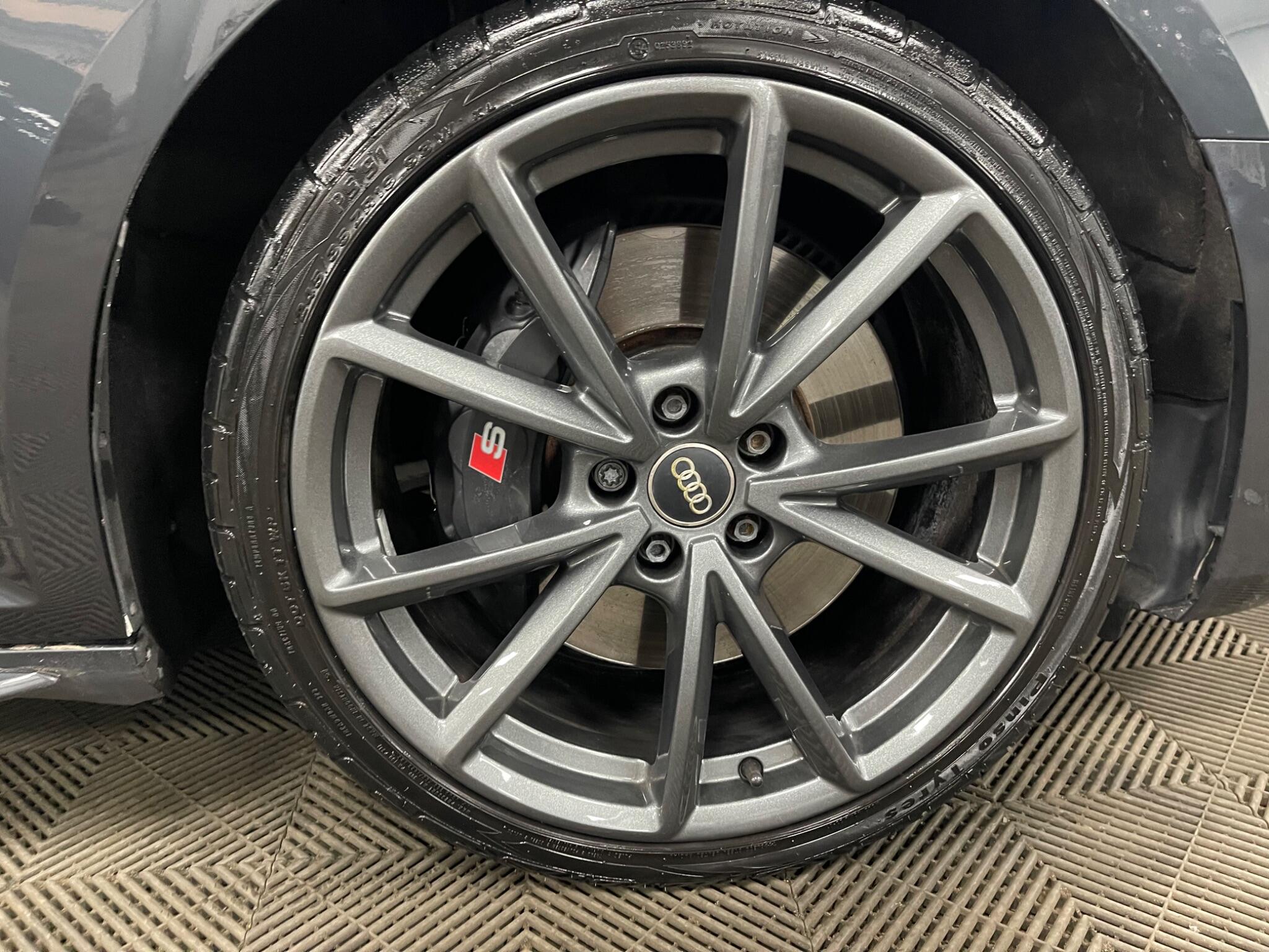 Audi S4 view 47