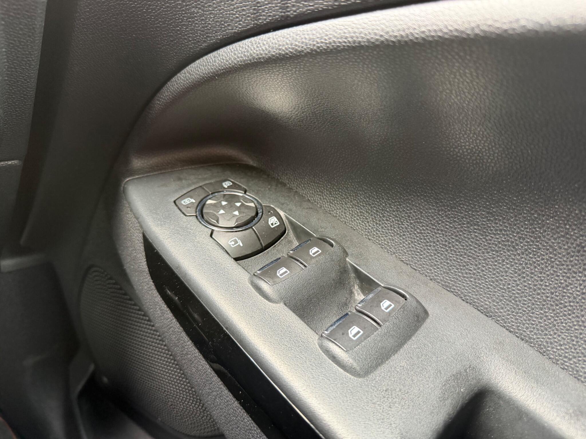 Ford Ecosport view 78