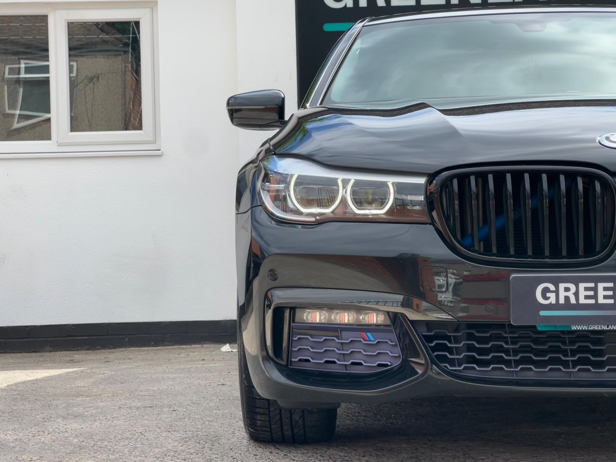 BMW 7 Series view 29