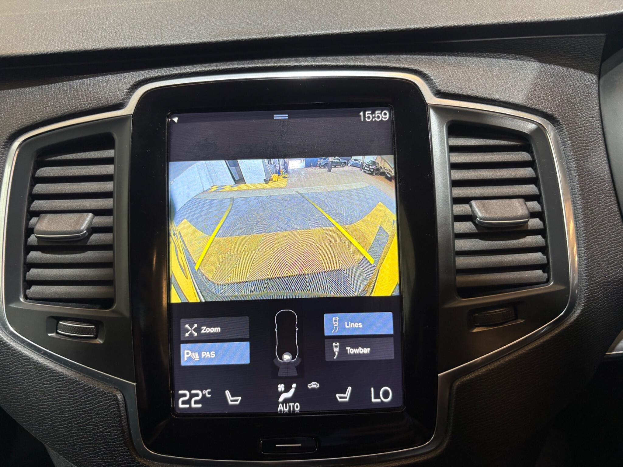 Volvo XC90 view 48