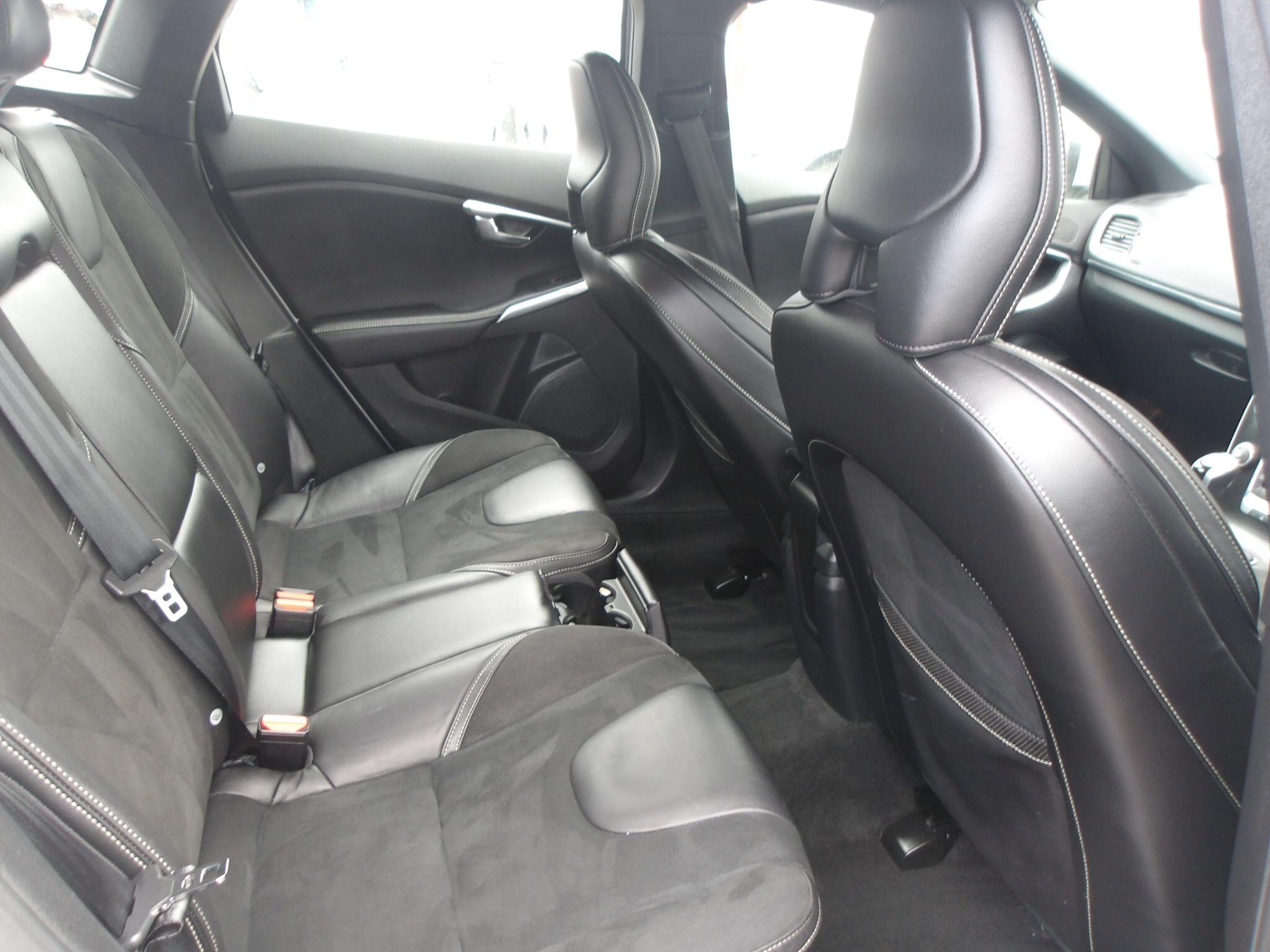 Volvo V40 view 12