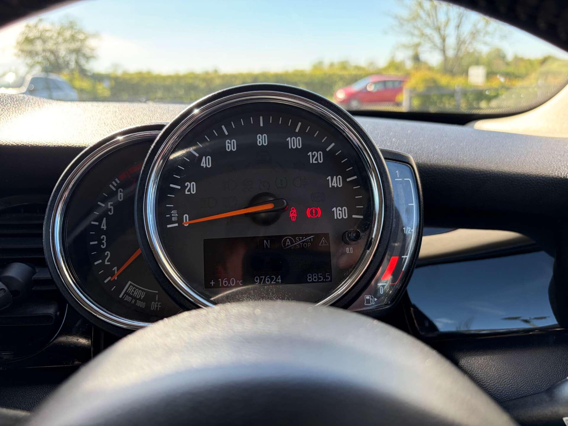 Mini Cooper view 41