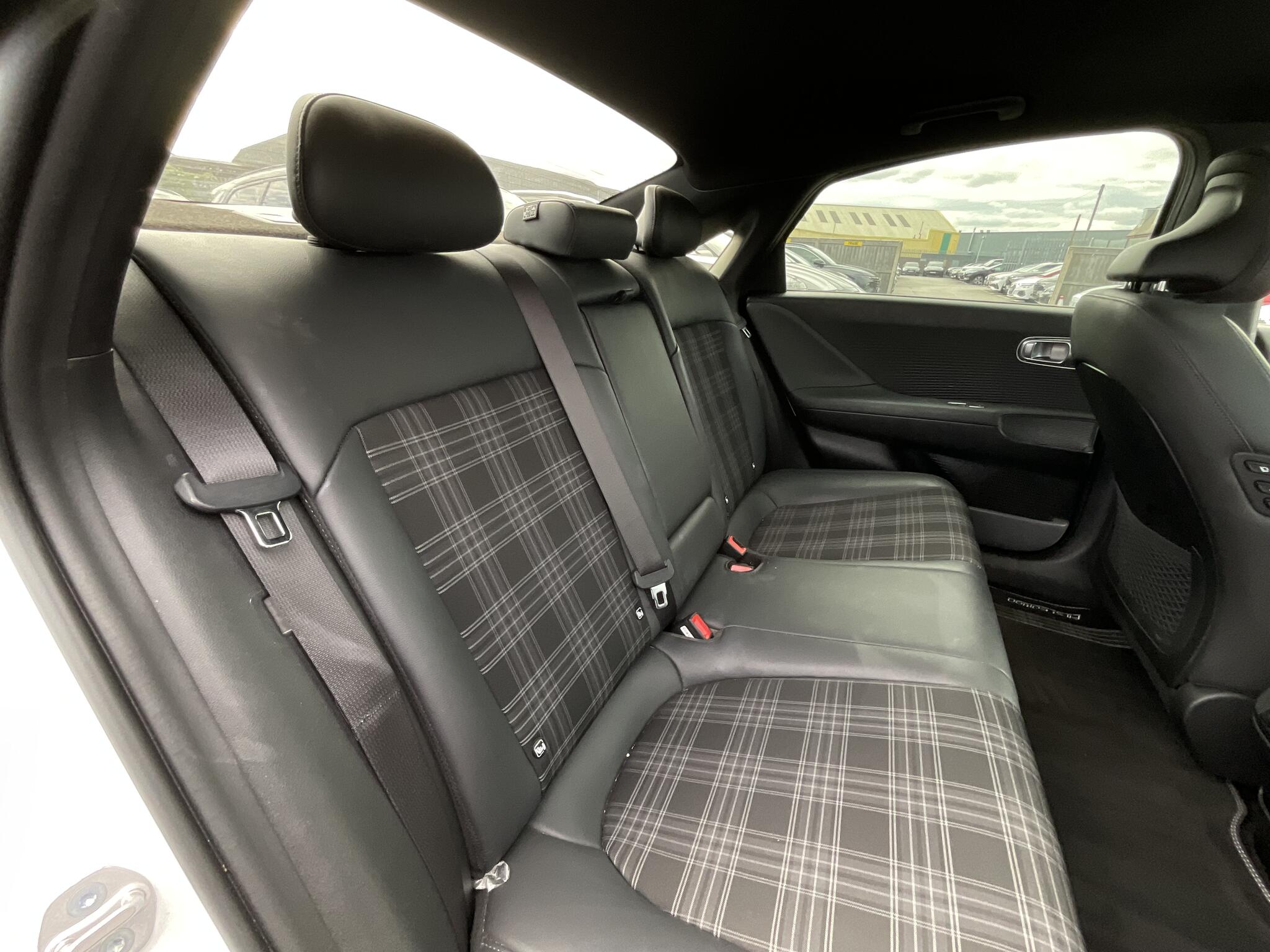 Hyundai Ioniq 6 view 11