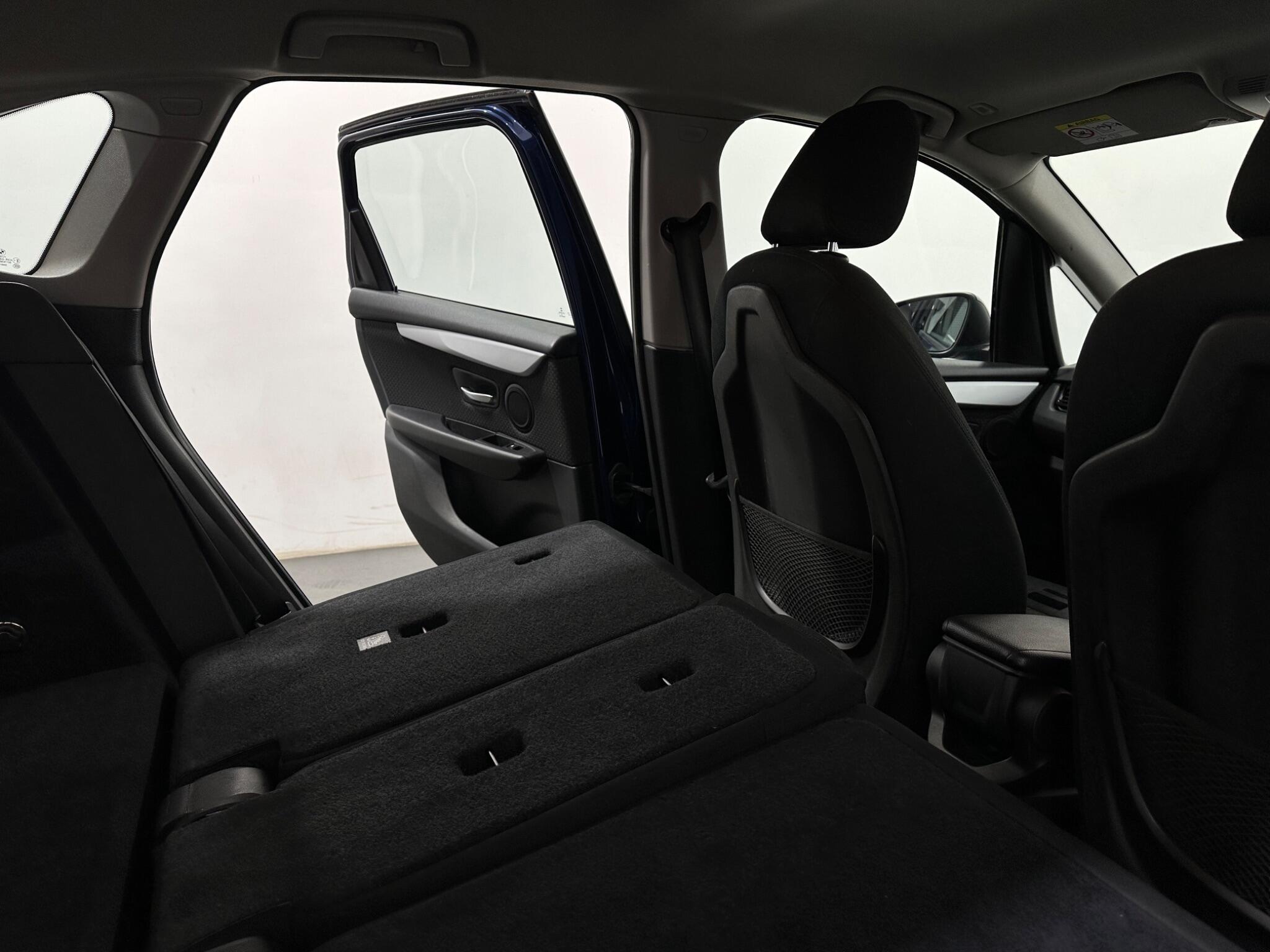 BMW 2 Series view 44