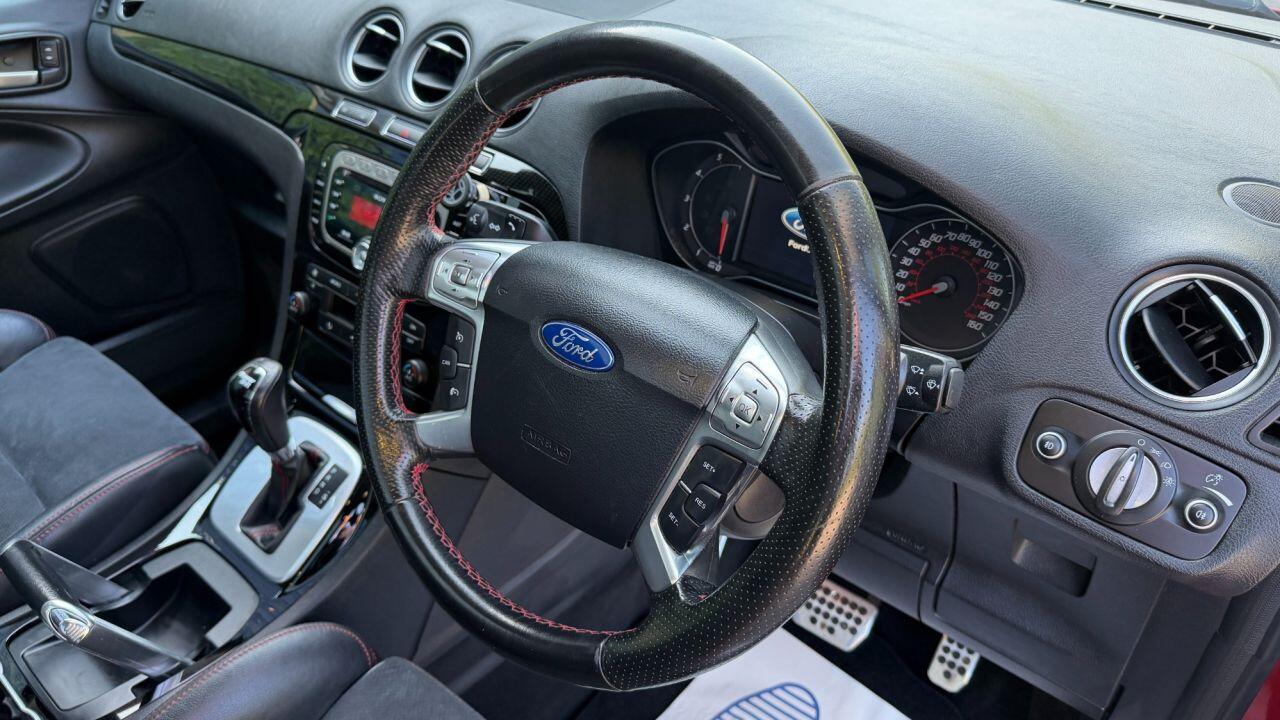 Ford S-Max view 12