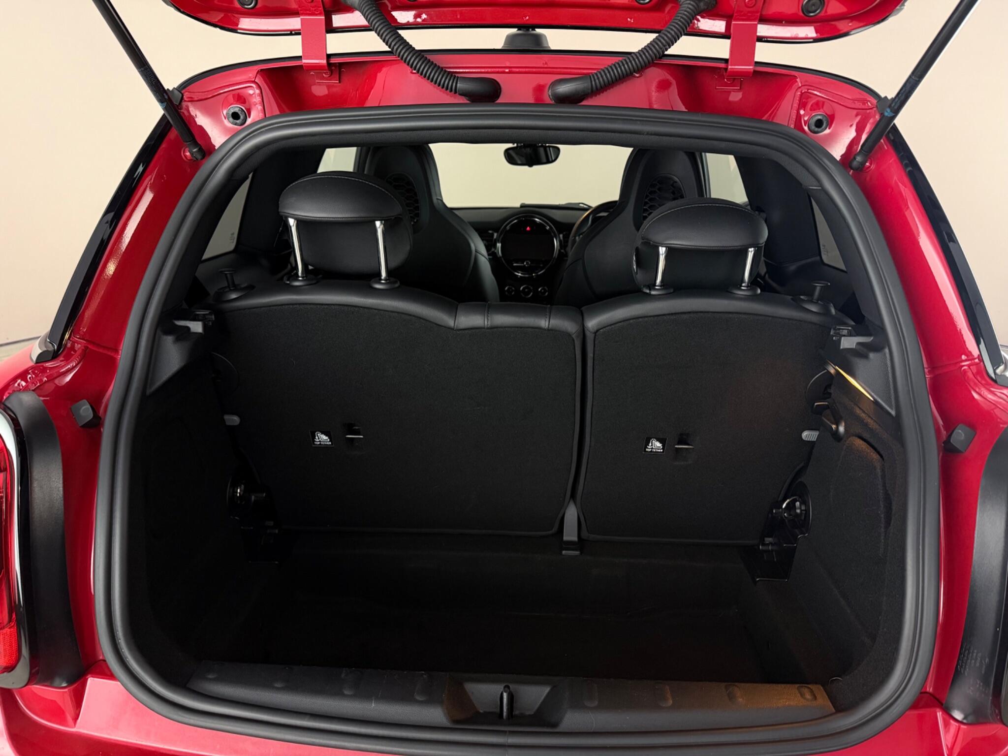 Mini Hatch view 12