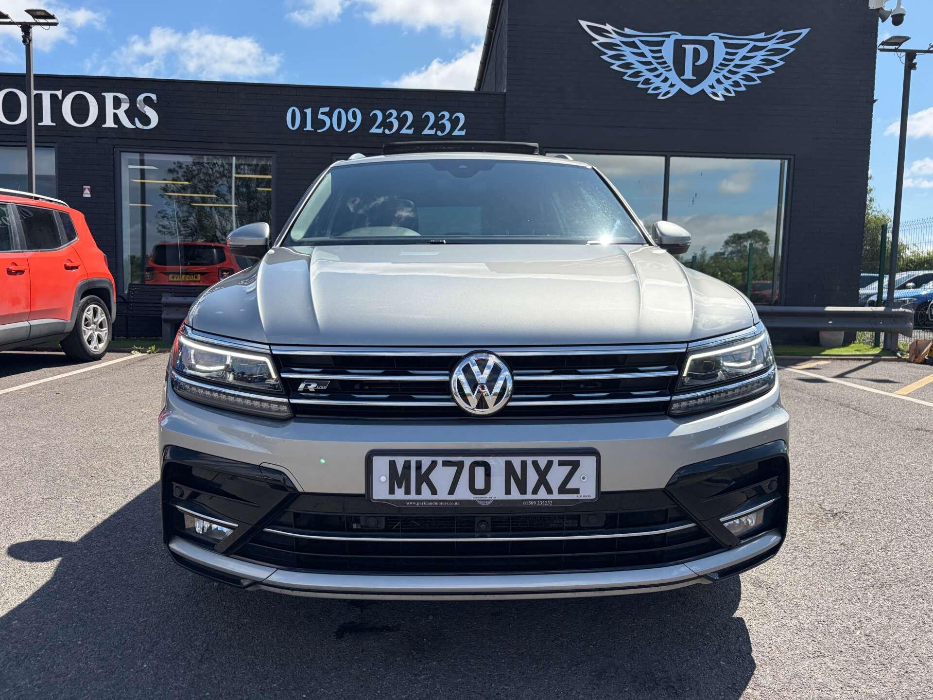 Volkswagen Tiguan view 3