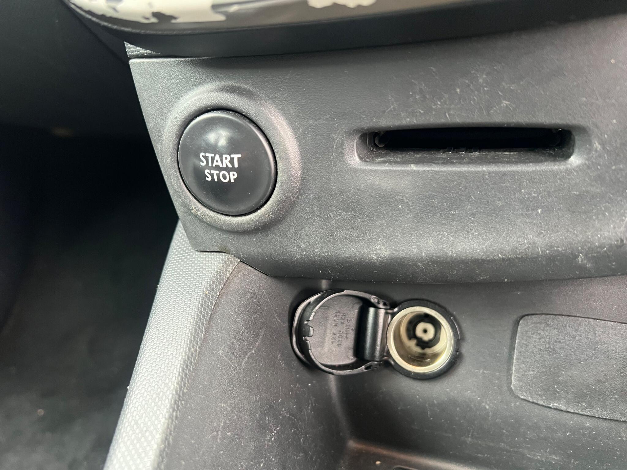 Renault Clio view 36