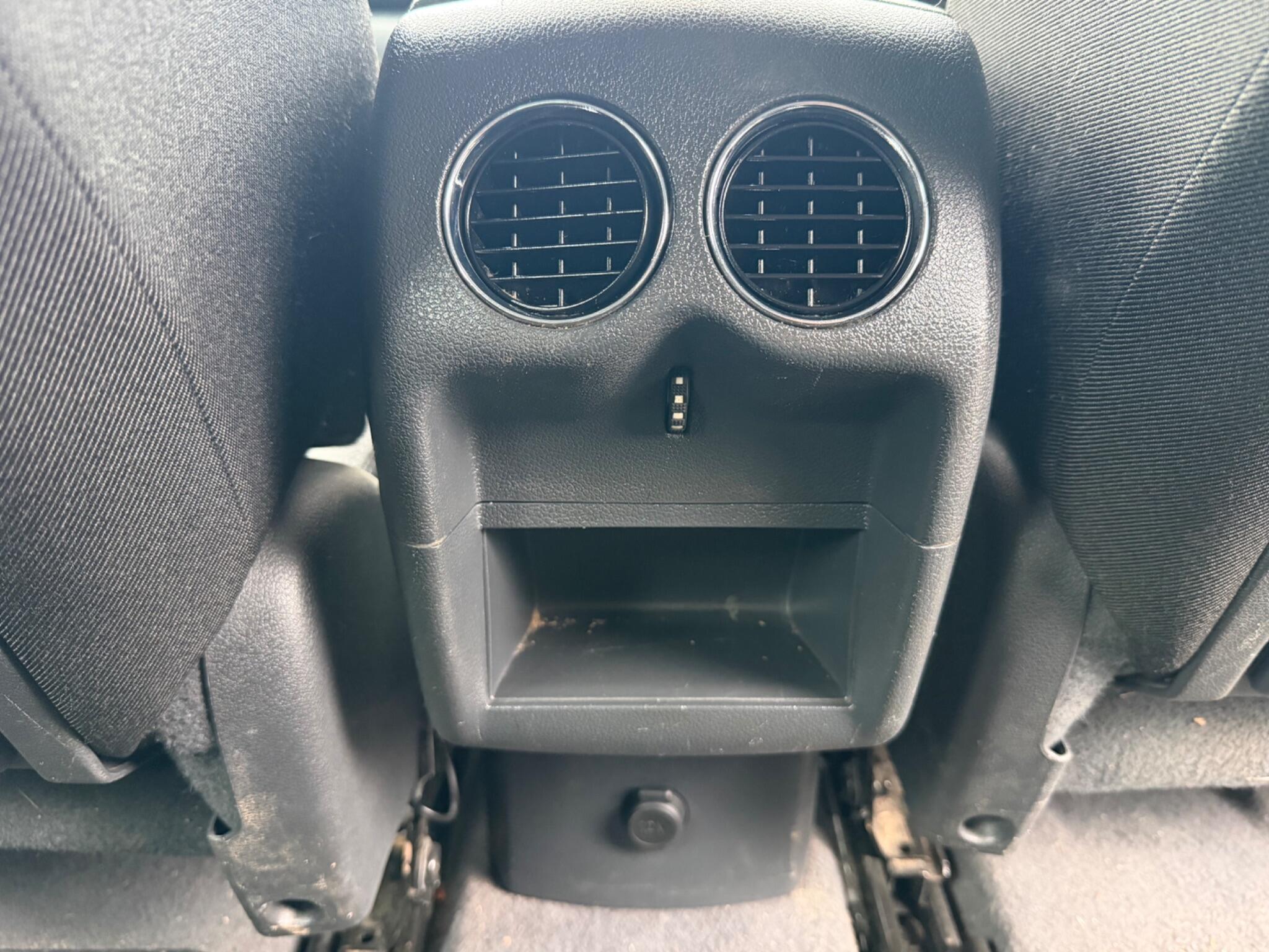 2010 Peugeot 3008 image 31